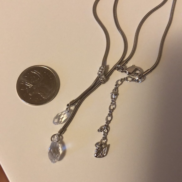 Like 🆕 Swarovski pearl shaped beveled tear drop 2 crystal necklace - Picture 4 of 4